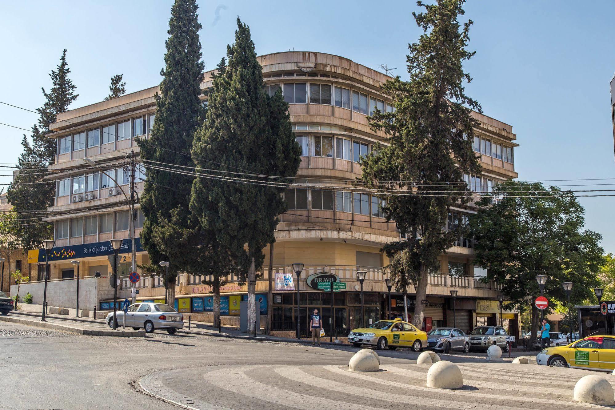 Antika Amman Hotel Exterior foto